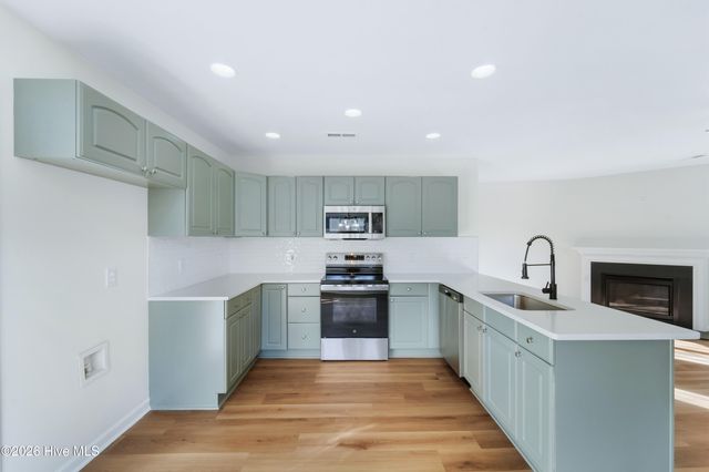 20 S Shelby Road, Southport, NC 28461