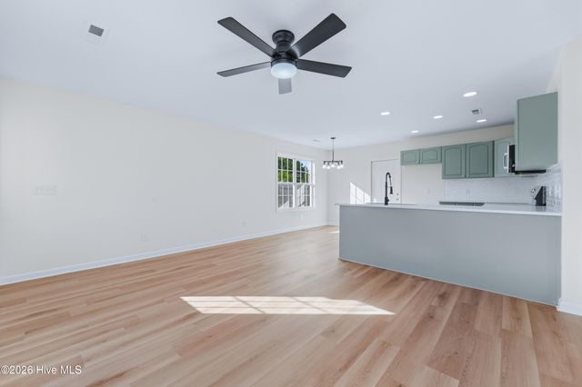 20 S Shelby Road, Southport, NC 28461