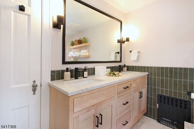 341 Essex Ave, Bloomfield Twp., NJ 07003