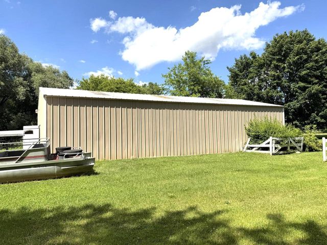9622 296th AVENUE, Salem, WI 53168