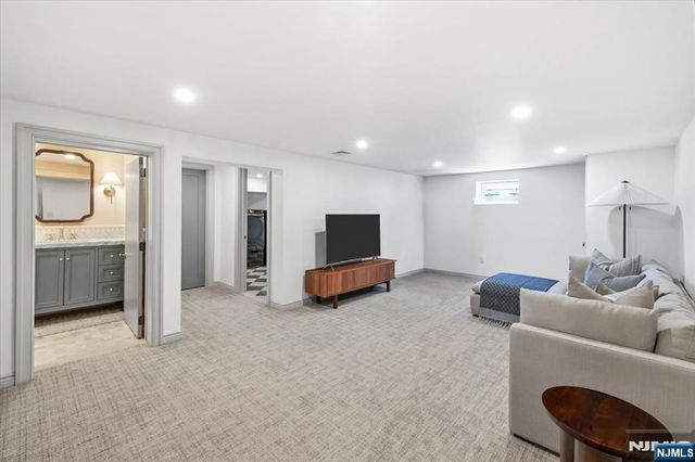 388 Beveridge Road, Ridgewood, NJ 07450