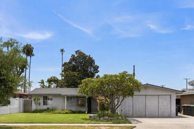 2028 W Maple Avenue, Orange, CA 92868