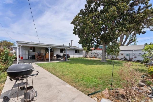 2028 W Maple Avenue, Orange, CA 92868