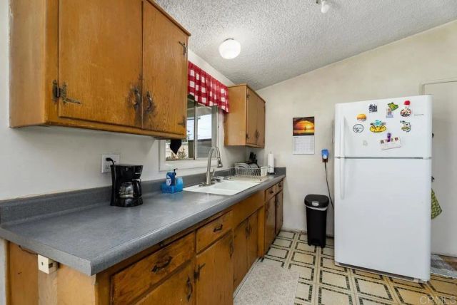 2028 W Maple Avenue, Orange, CA 92868