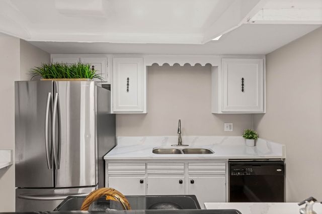 5809 Harvest Hill Road 2055, Dallas, TX 75230
