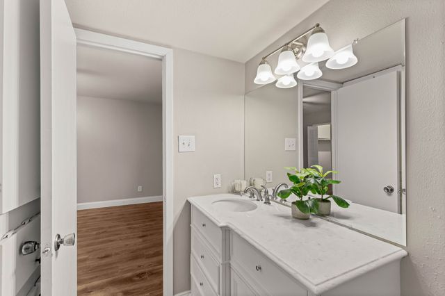 5809 Harvest Hill Road 2055, Dallas, TX 75230