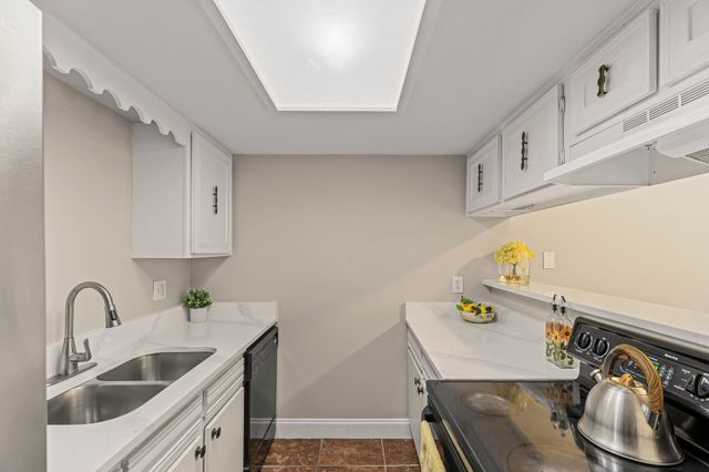 5809 Harvest Hill Road 2055, Dallas, TX 75230