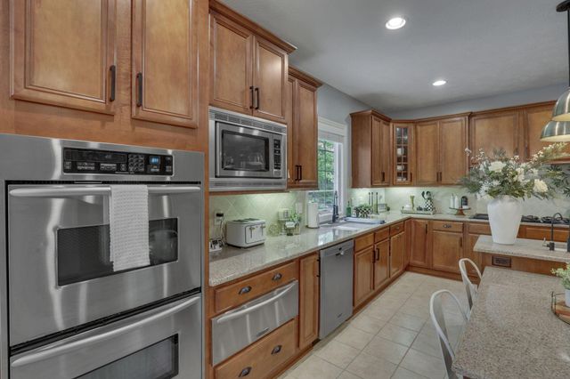 7097 Pleasant Colony Circle, Blacklick, OH 43004