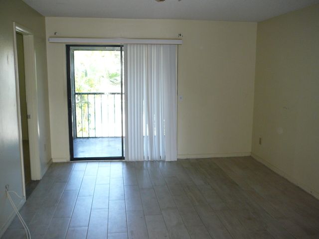 617 Ixoria Avenue, Fort Pierce, FL 34982