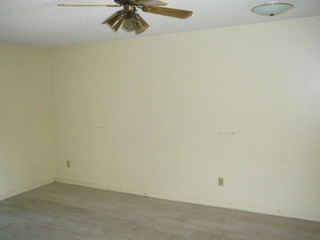 617 Ixoria Avenue, Fort Pierce, FL 34982