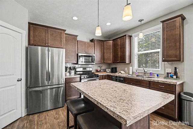 1292 Shadow Hills Drive, Byron Center, MI 49315