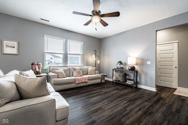 16402 Sedalia Drive, Fishers, IN 46040