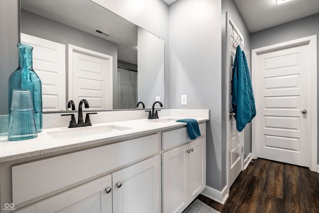 16402 Sedalia Drive, Fishers, IN 46040