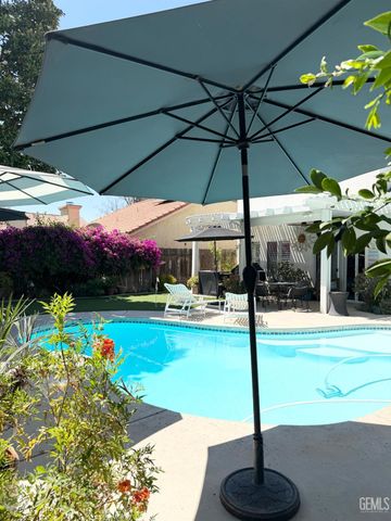 4910 Sanderling Lane, Bakersfield, CA 93312