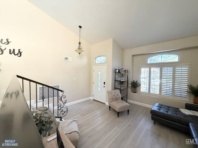 4910 Sanderling Lane, Bakersfield, CA 93312