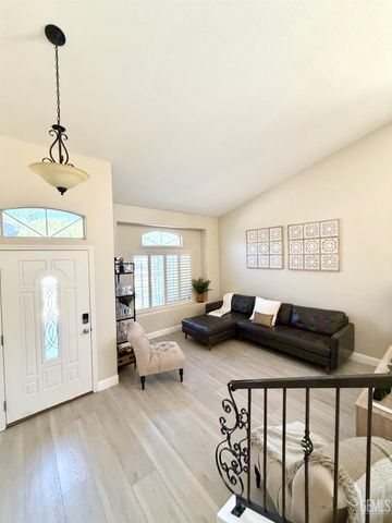4910 Sanderling Lane, Bakersfield, CA 93312
