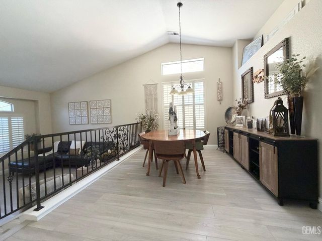 4910 Sanderling Lane, Bakersfield, CA 93312