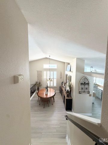 4910 Sanderling Lane, Bakersfield, CA 93312