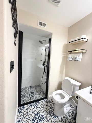 4910 Sanderling Lane, Bakersfield, CA 93312