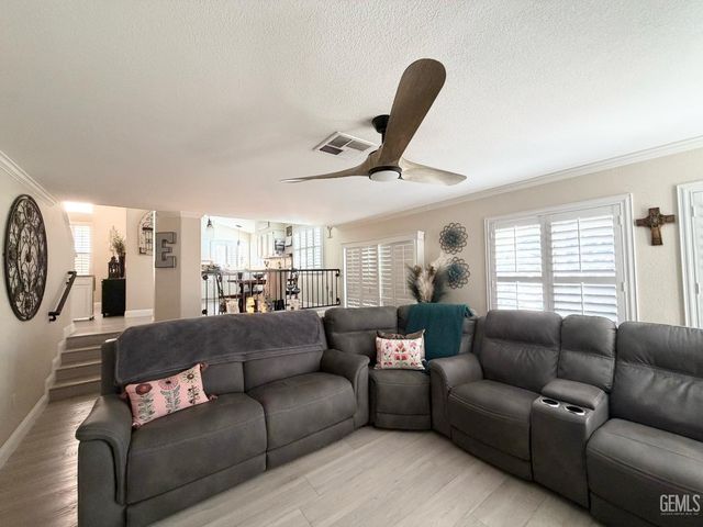 4910 Sanderling Lane, Bakersfield, CA 93312
