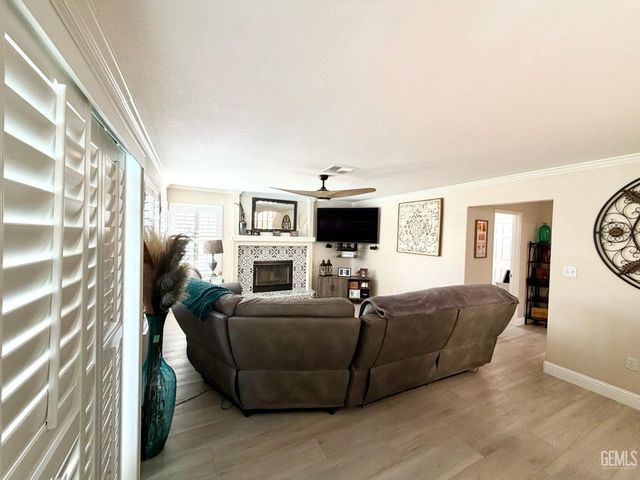 4910 Sanderling Lane, Bakersfield, CA 93312