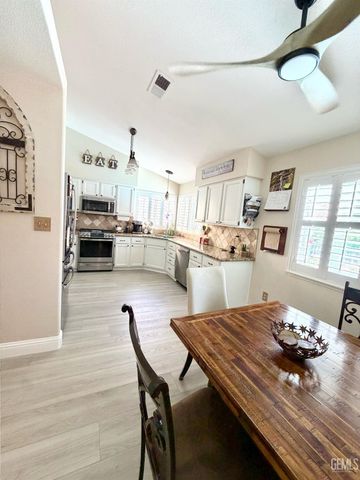 4910 Sanderling Lane, Bakersfield, CA 93312