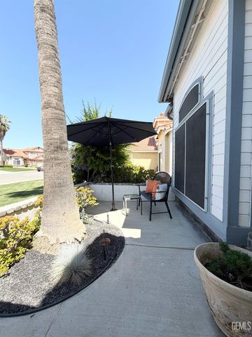 4910 Sanderling Lane, Bakersfield, CA 93312