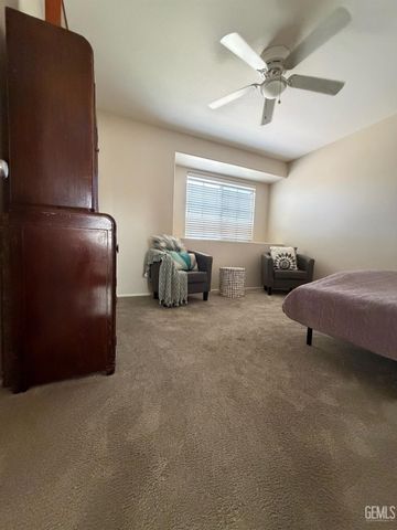 4910 Sanderling Lane, Bakersfield, CA 93312