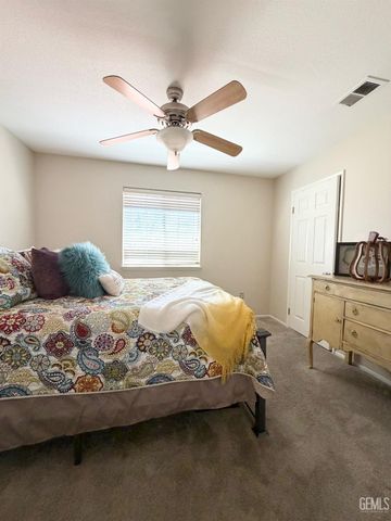 4910 Sanderling Lane, Bakersfield, CA 93312
