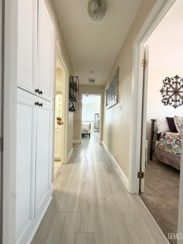 4910 Sanderling Lane, Bakersfield, CA 93312