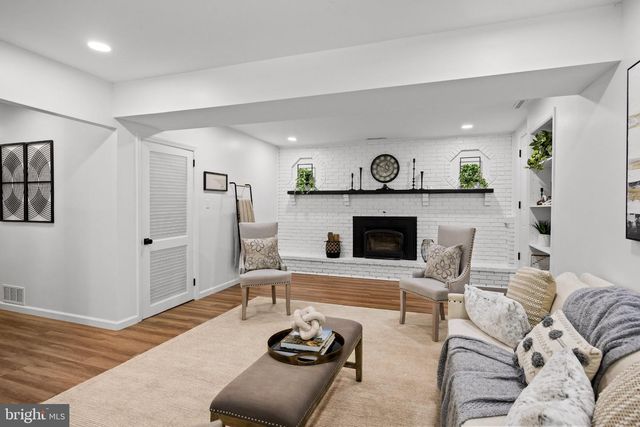 187 S LAKESIDE DR E, Medford, NJ 08055
