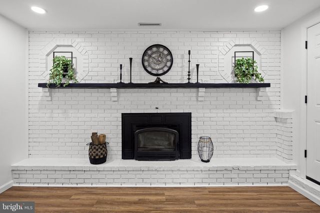 187 S LAKESIDE DR E, Medford, NJ 08055