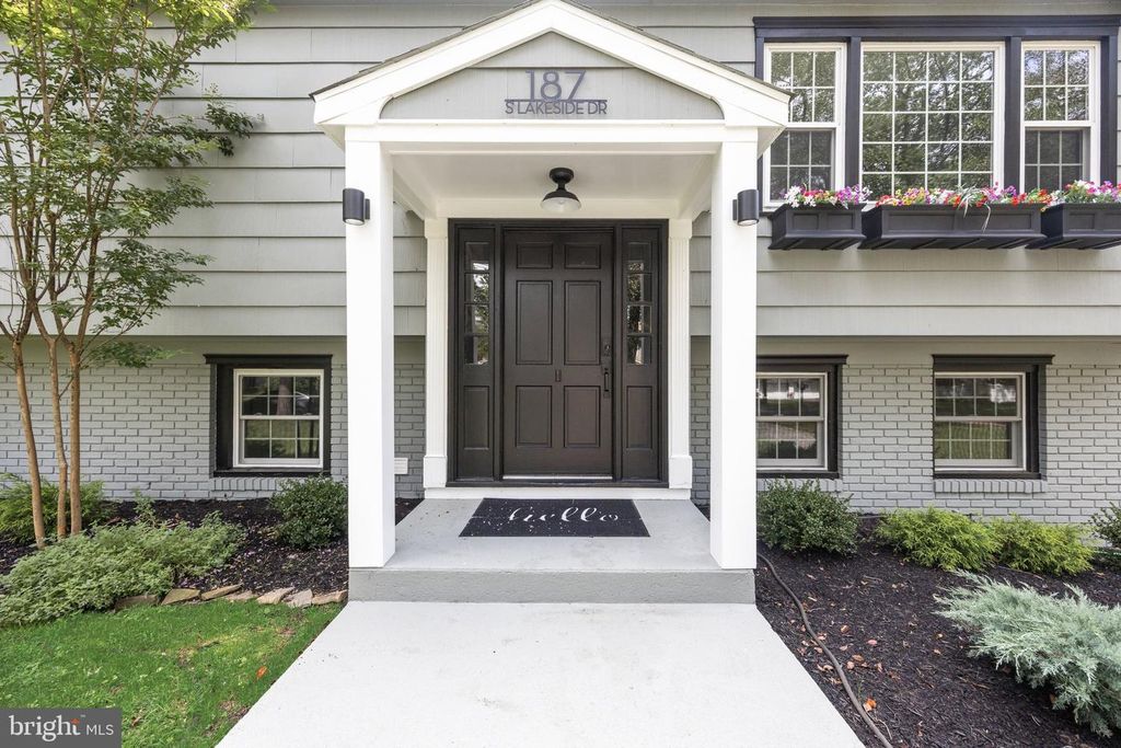 187 S LAKESIDE DR E, Medford, NJ 08055