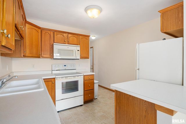 135 COMFORT Way, Washington, IL 61571