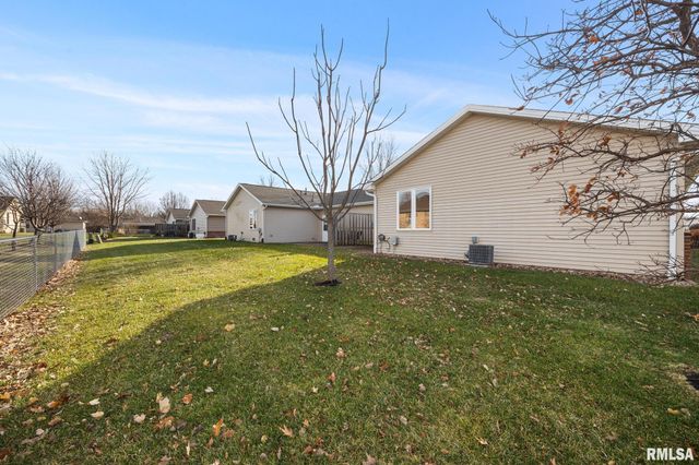135 COMFORT Way, Washington, IL 61571