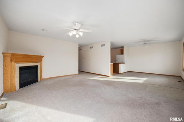 135 COMFORT Way, Washington, IL 61571