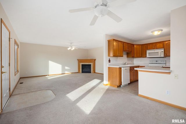 135 COMFORT Way, Washington, IL 61571