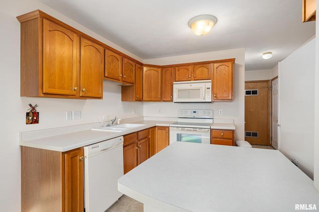 135 COMFORT Way, Washington, IL 61571