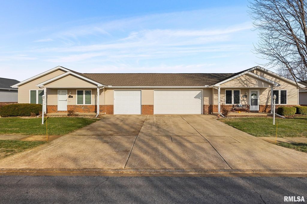 135 COMFORT Way, Washington, IL 61571