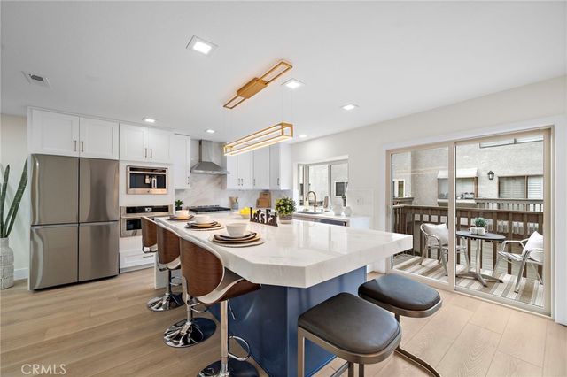 10 Starfall, Irvine, CA 92603