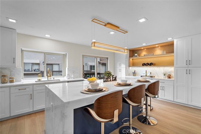 10 Starfall, Irvine, CA 92603