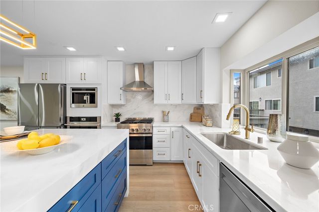 10 Starfall, Irvine, CA 92603