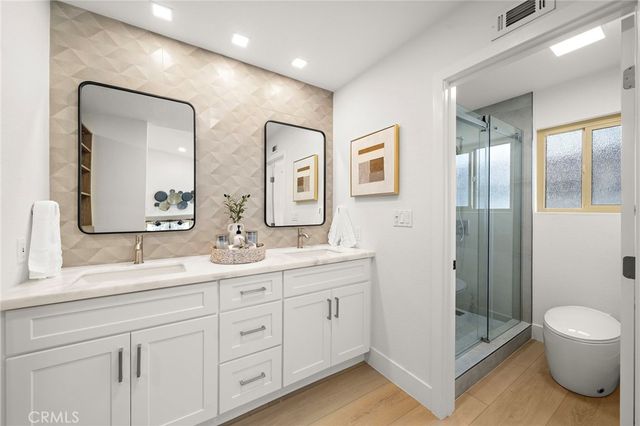 10 Starfall, Irvine, CA 92603