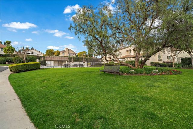 10 Starfall, Irvine, CA 92603