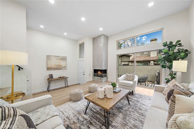 10 Starfall, Irvine, CA 92603