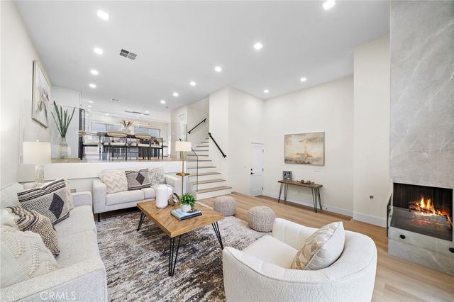 10 Starfall, Irvine, CA 92603