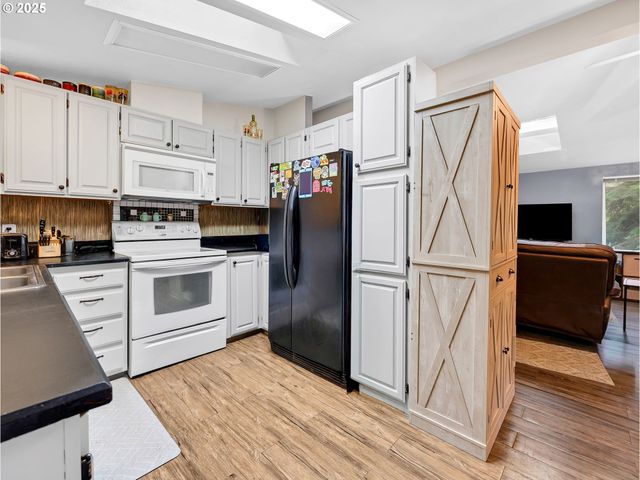 32700 Se LEEWOOD Ln, Boring, OR 97009