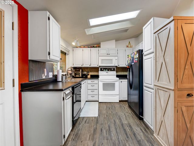 32700 Se LEEWOOD Ln, Boring, OR 97009