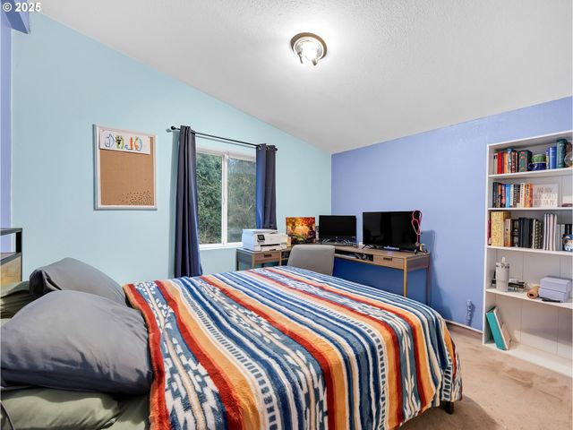 32700 Se LEEWOOD Ln, Boring, OR 97009