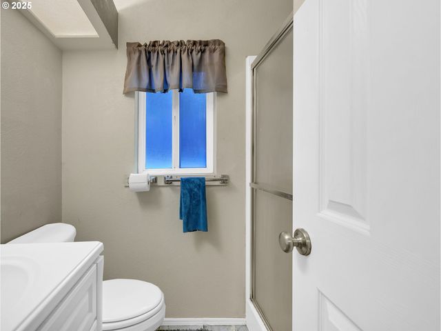 32700 Se LEEWOOD Ln, Boring, OR 97009